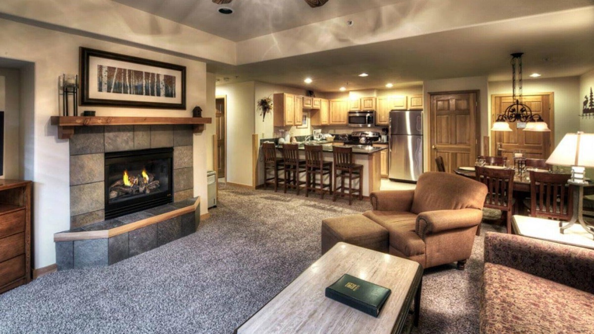 Four O'Clock Condo | Five Star Ski Vacation in Breckenridge!n3 bedroom/3 bath Sleeps 10