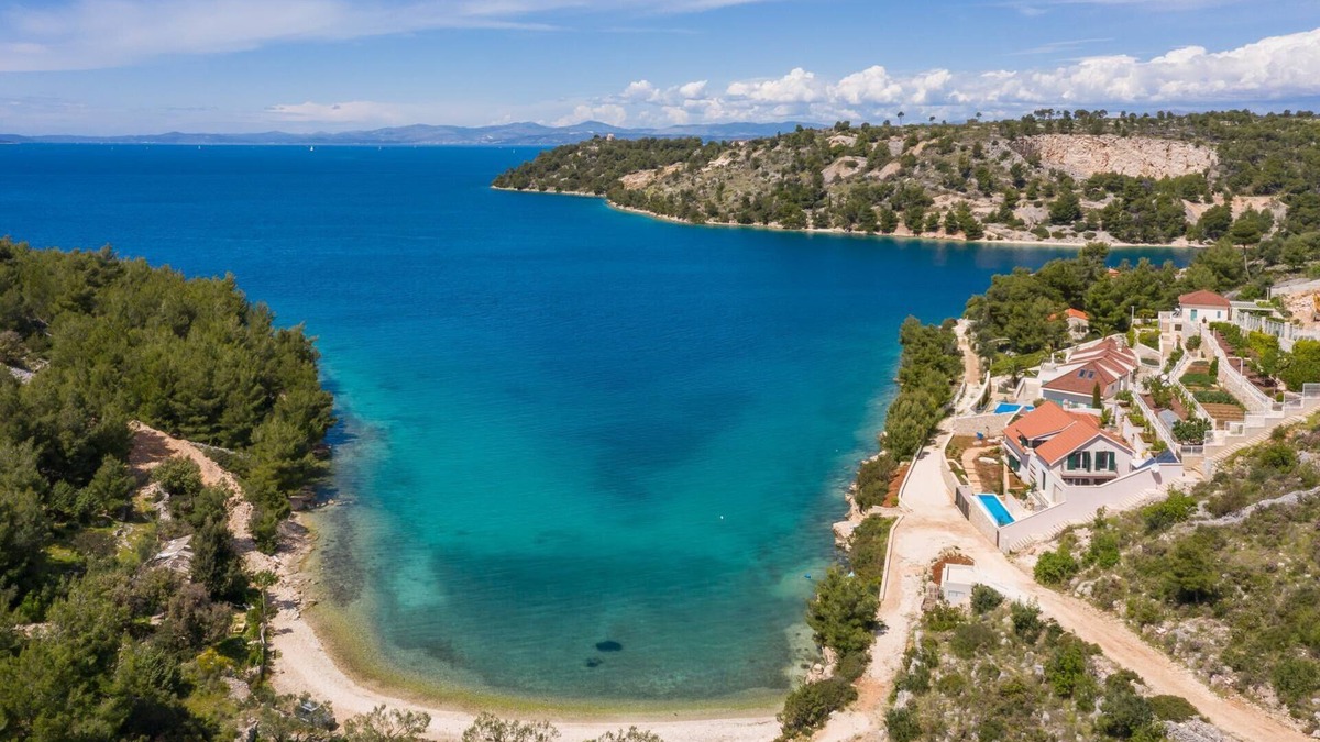 Bobovisca Villa | Five Stars Beachfront Villa with Heated Infinity Pool, Jacuzzi, Charming Sunsets