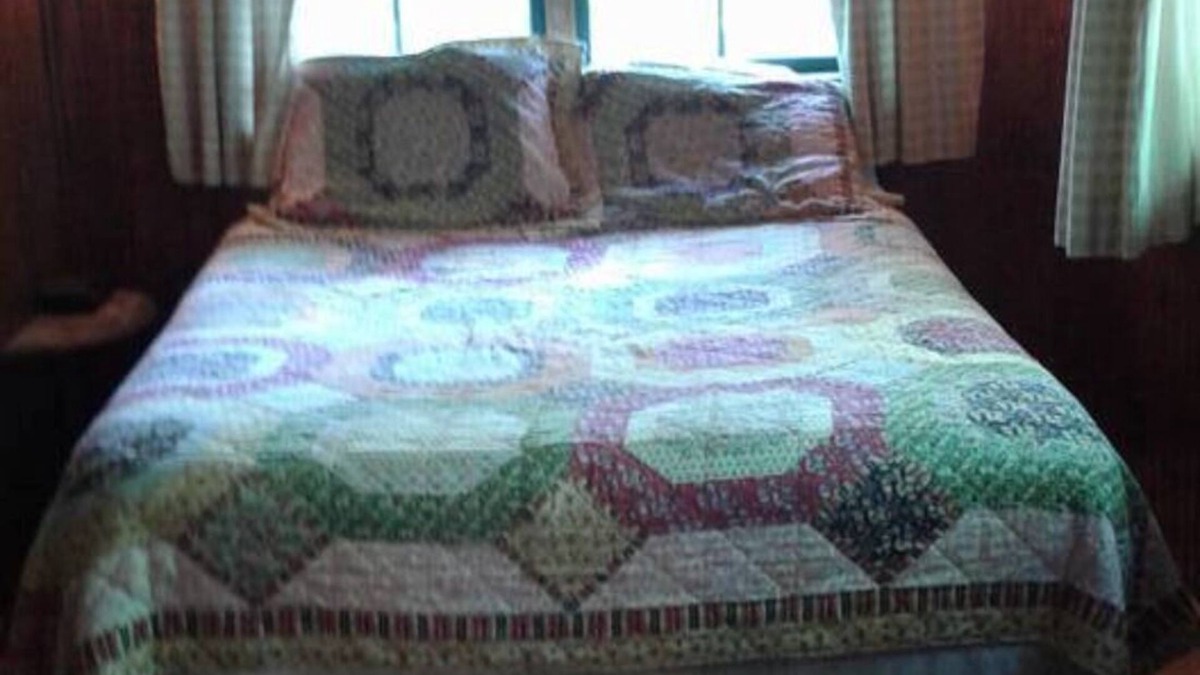 Hot Springs Cabin | FIVE POINTS~LAKE HAMILTON: Cabin#4 ~ 1BR w/Queen Bed, Futon in LR, Full Kitchen, Breakfast "Fixins" Provided, Jetted Tub