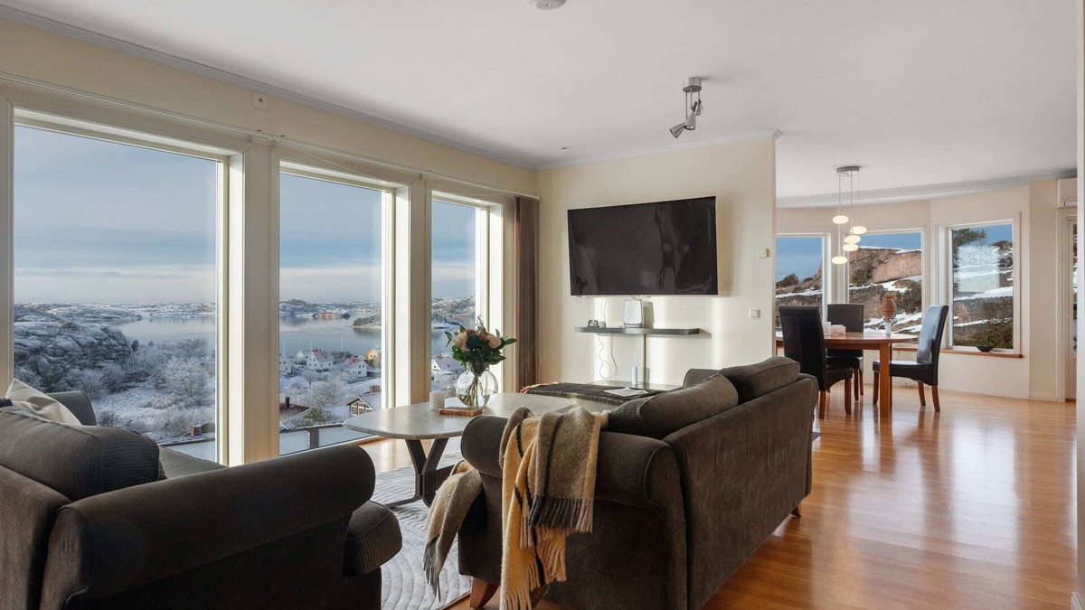 Fjallbacka Villa | Fjällbacka Villa with Sauna by AJF Dream Living