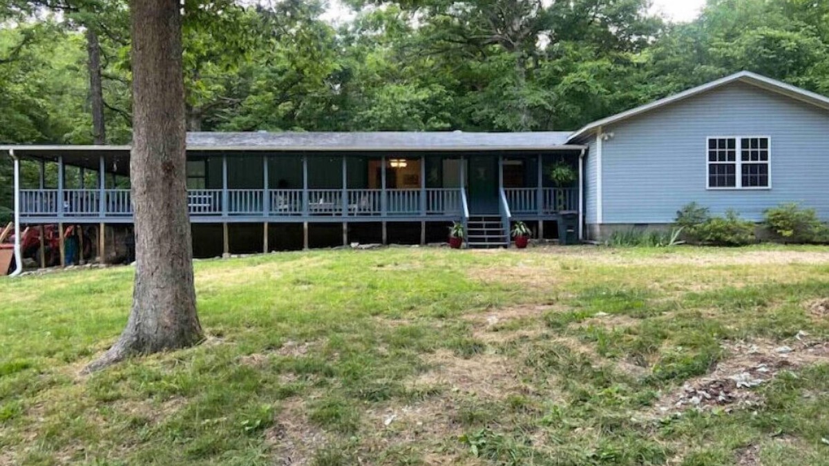 Omaha House | Flag Springs House - only 20 minutes from Branson