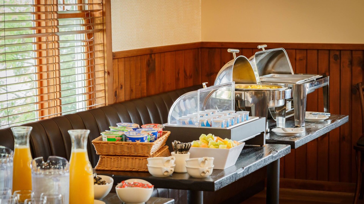 Boothbay Harbor Hotel | Flagship Inn and Suites