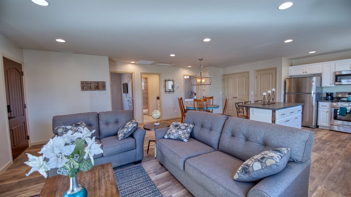 Flagstaff House | Flagstaff Country Mountain Getaway, Pet Friendly & Family Friendly!
