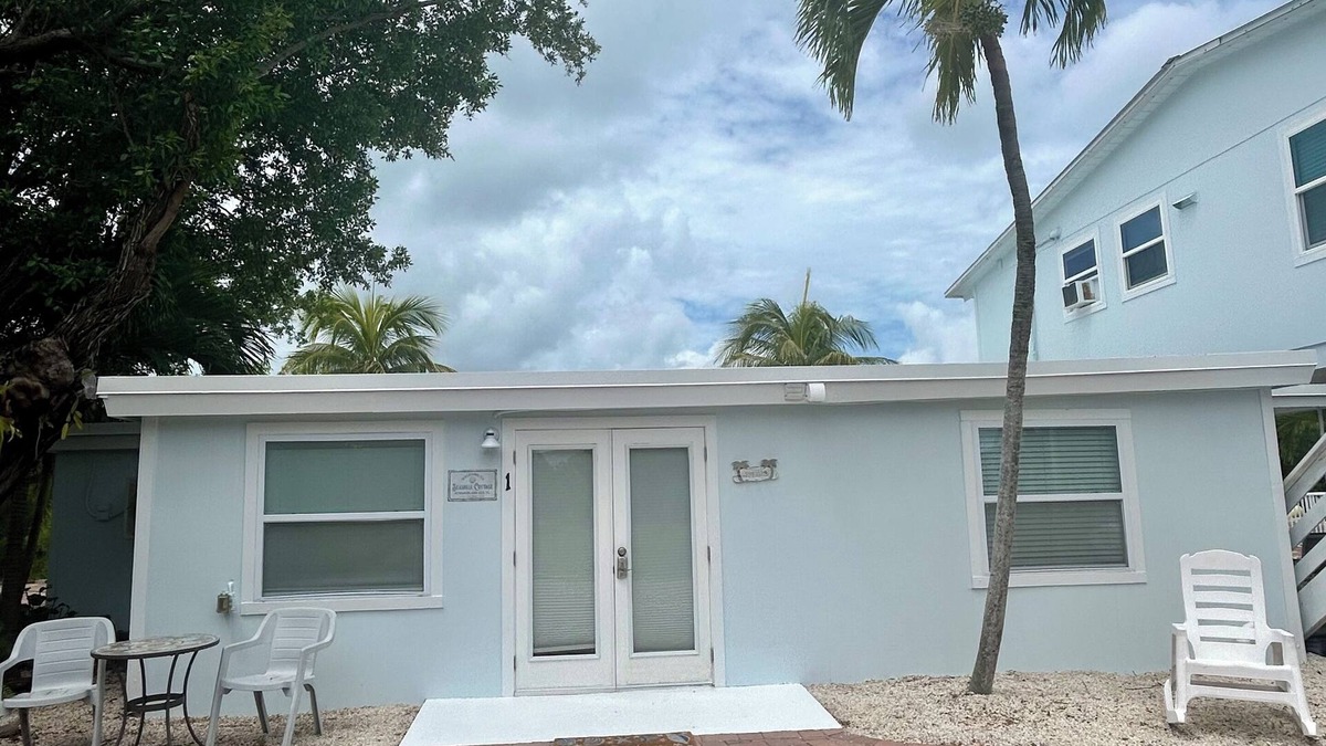 Summerland Key Cottage | FLAMINGO COTTAGE - Summer vacationnLobster and Fishing season- sleeps 4