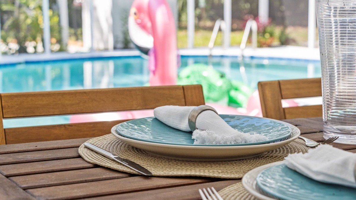 South Pinellas Community Council House | Flamingos Nest - Madeira Beach Pool Home with private Guest House