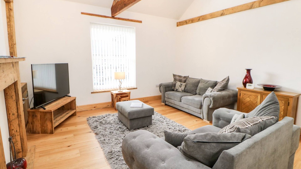 Eastgate House | FLAT ABOVE 27, family friendly in Bishop Auckland