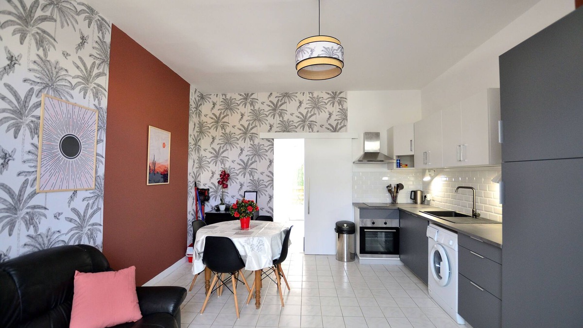 Lamalou-les-Bains Apartment | Flat-Apartments 36m², Ground floor, City Center Lamalou les Bains