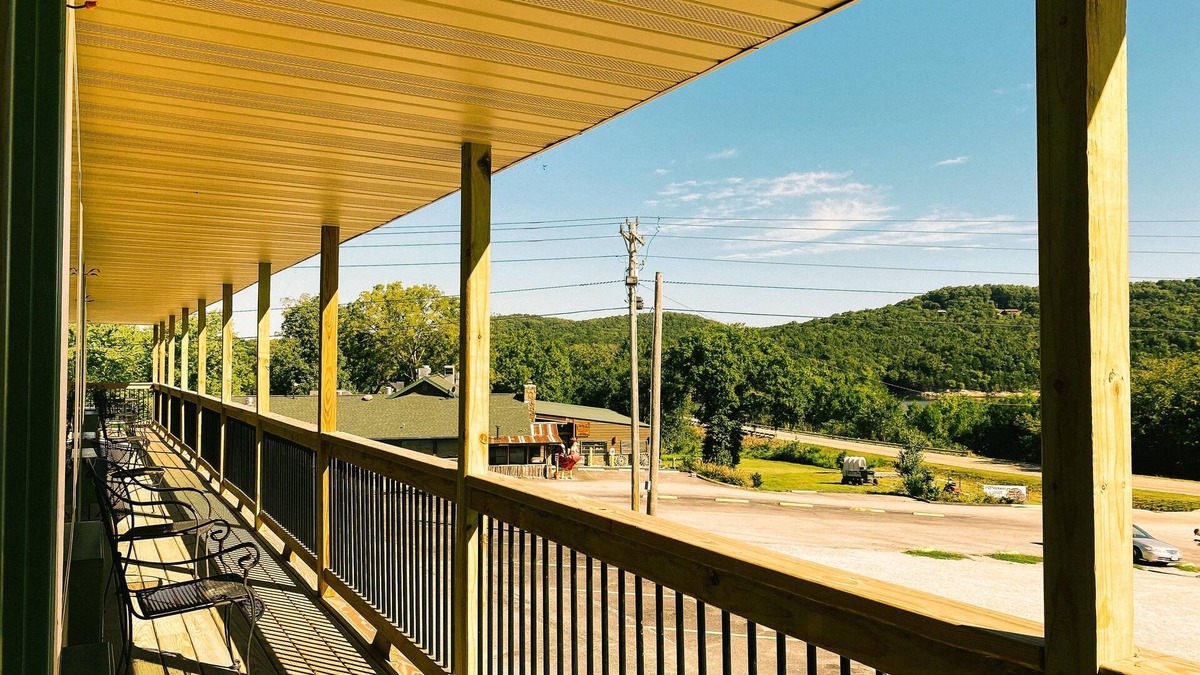 Cape Fair Hotel | Flat Creek Lodge