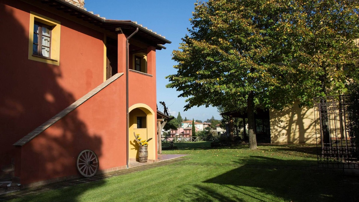 Lari Apartment | Flat in Lari, A/C, terrace, pool, restaurant, Wi-Fi, close to the village, Al