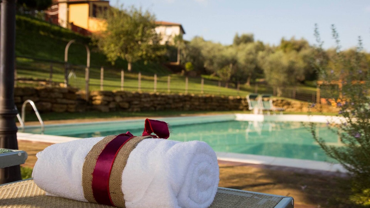 Lari Apartment | Flat in Lari, A/C, terrace, pool, restaurant, Wi-Fi, close to the village, Fr