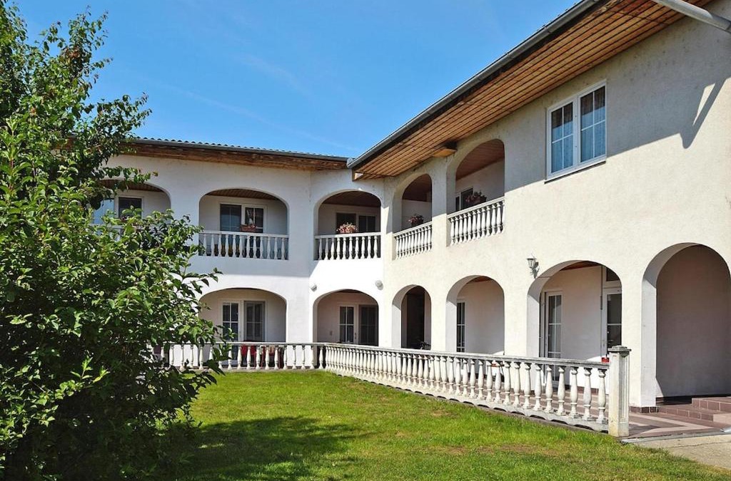 Podersdorf am See Apartment | Flat in Podersdorf am See with balcony