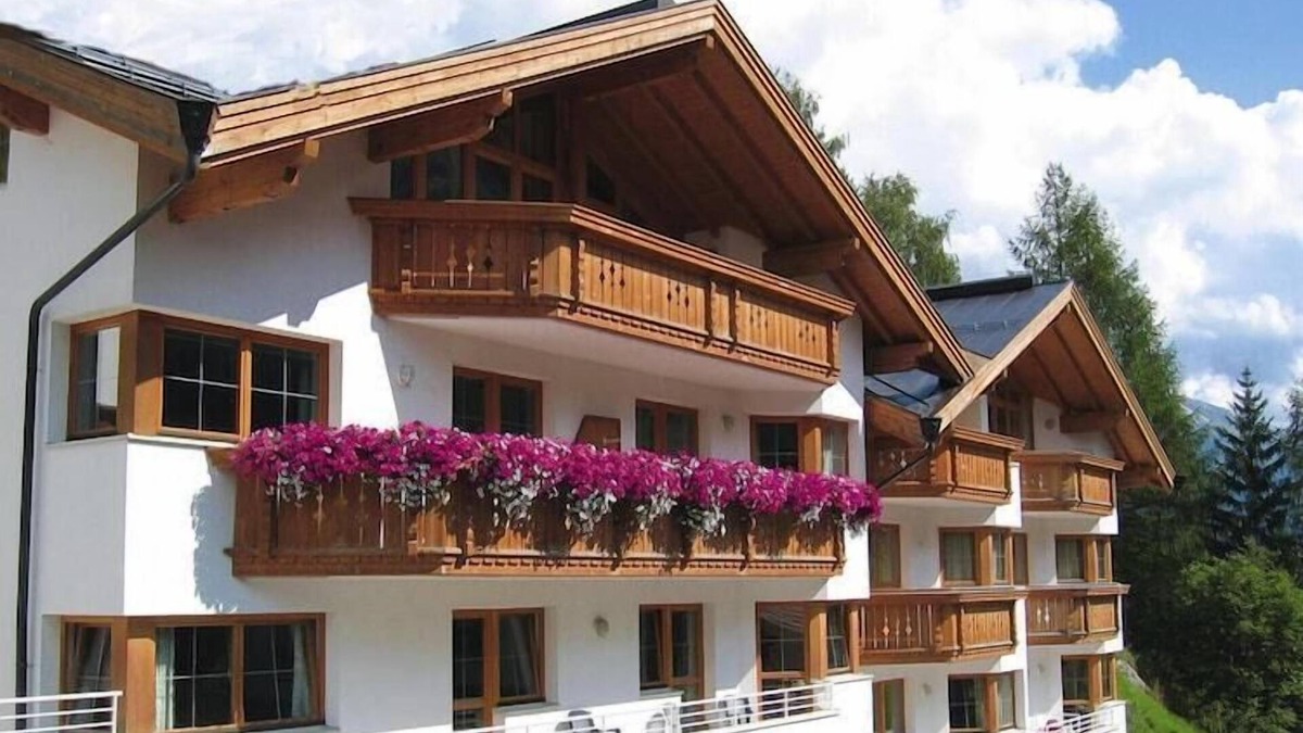 Sankt Anton am Arlberg Apartment | Flat in St. Anton am Arlberg with balcony