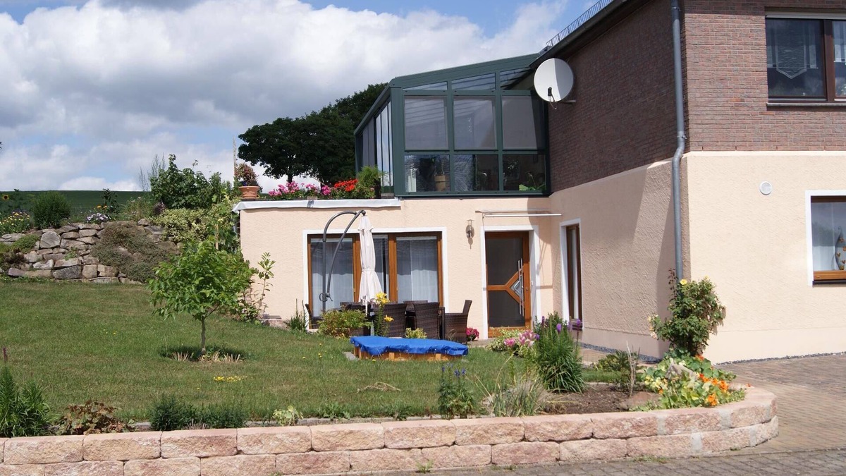 Bleialf Apartment | Flat "Lenz" with garden, barbecue and terrace