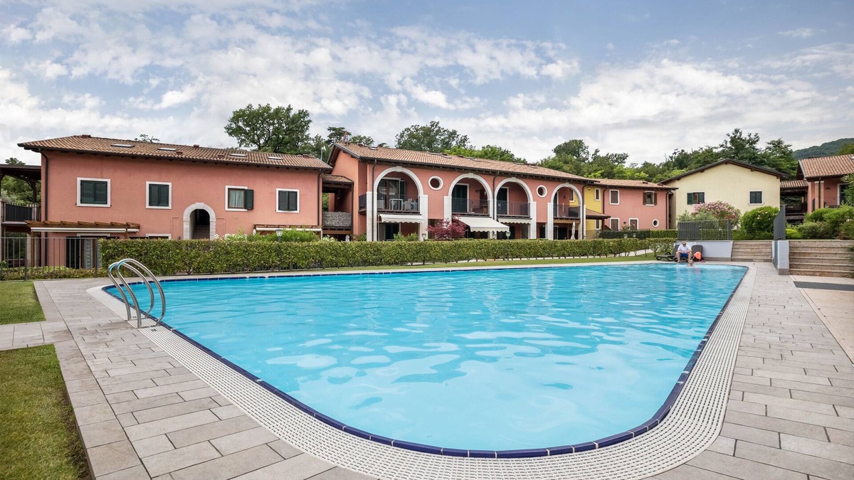 Castion Veronese Apartment | Flat 'Perlago' with shared pool, Wi-Fi and air conditioning