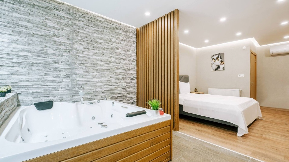 Yakuplu Apartment | Flat w Jacuzzi 2 min to Metro, Near Marmara Park
