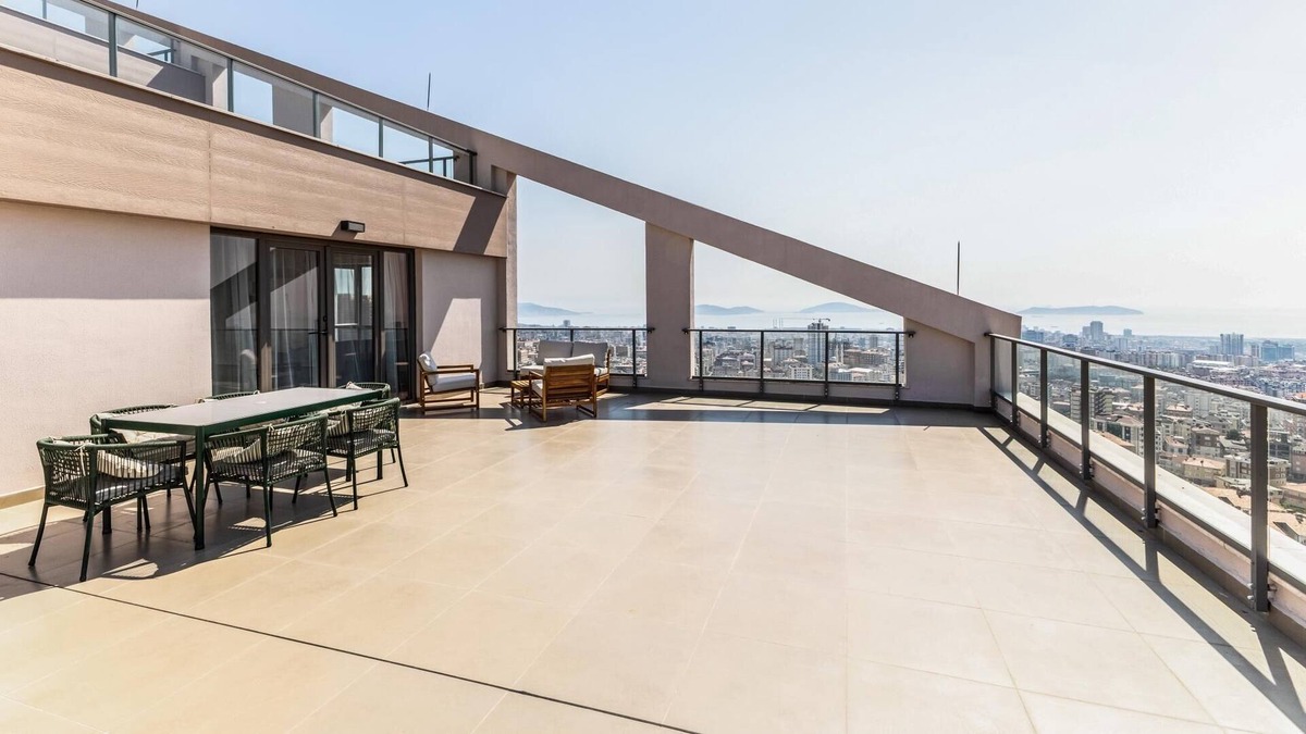 Maltepe Apartment | Flat w Sea View Terrace Near Metro in Maltepe