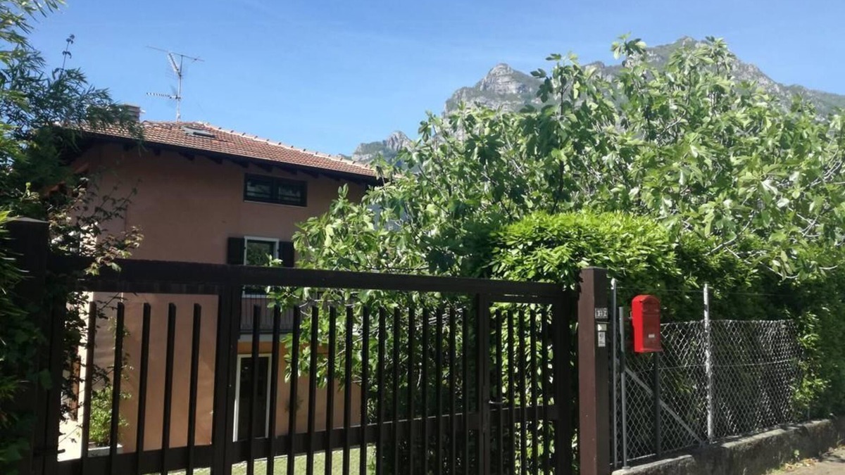 Riva del Garda Apartment | Flat with garden in quiet green neighborhood, 2 bikes, storage, private parking