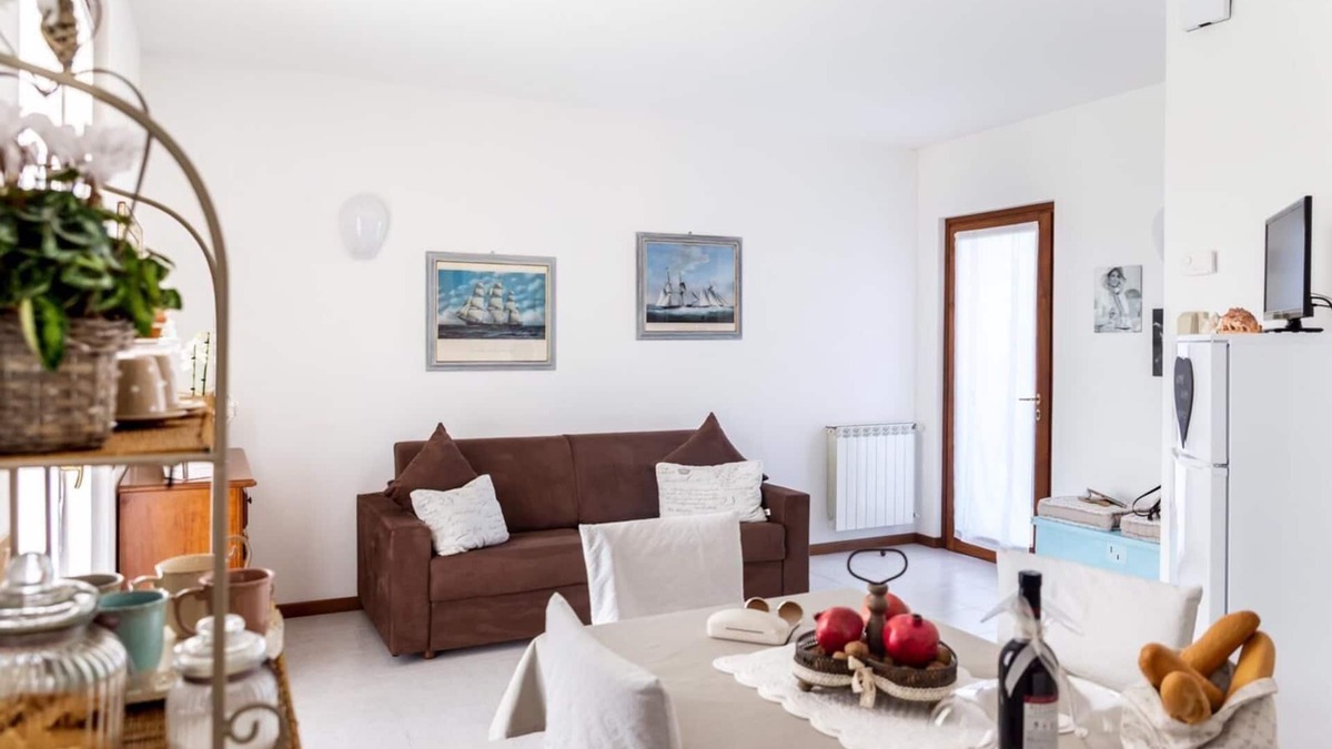 Manerba del Garda Apartment | Flat with shared pool