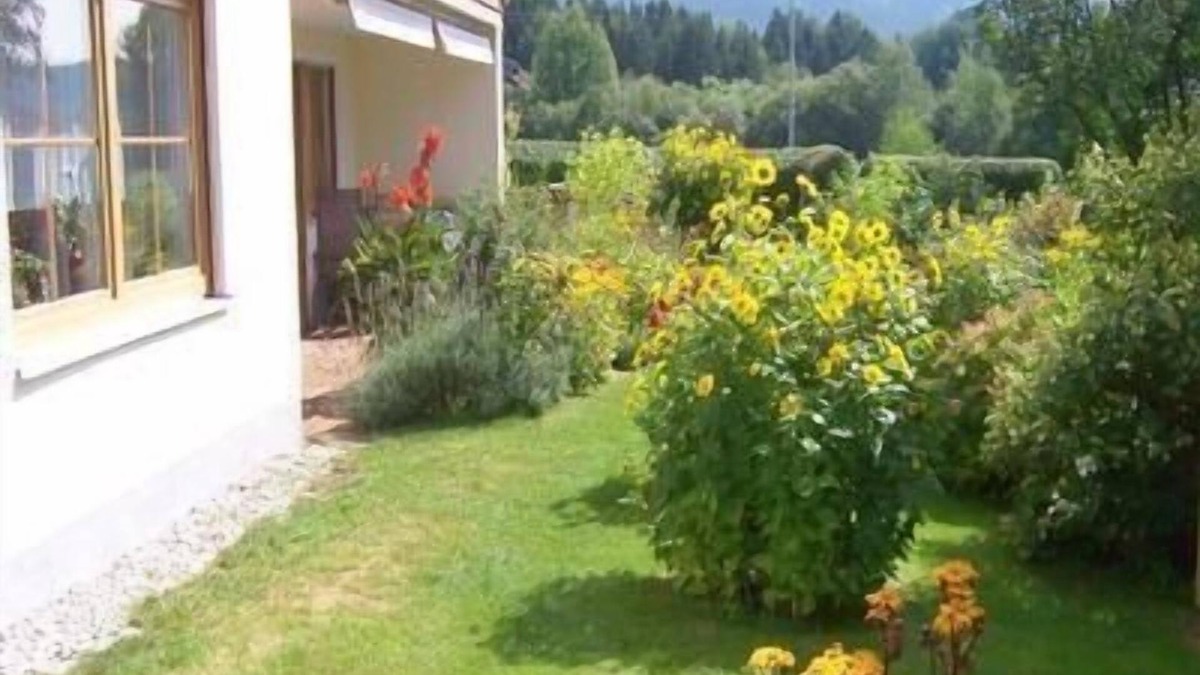 Bobrach Apartment | Flat with terrace, garden and barbecue