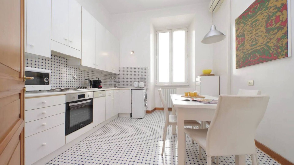 Rione XI Sant'Angelo Apartment | Flatinrome Exclusive Historic Ghetto