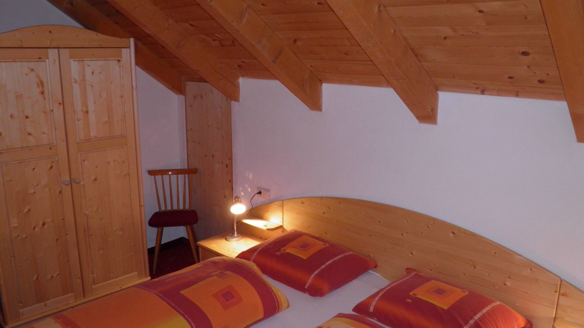 San Lorenzo di Sebato Apartment | Flatscherhof Gemütliche Ferienwohnung für Zwei Personen