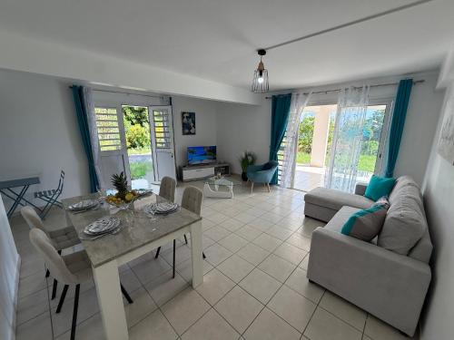 Le Lamentin Apartment | Fleur de Lys