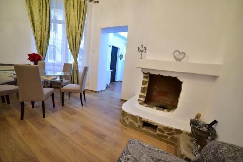 Sibiu Old Town Apartment | FLH - Apartament La Cristina