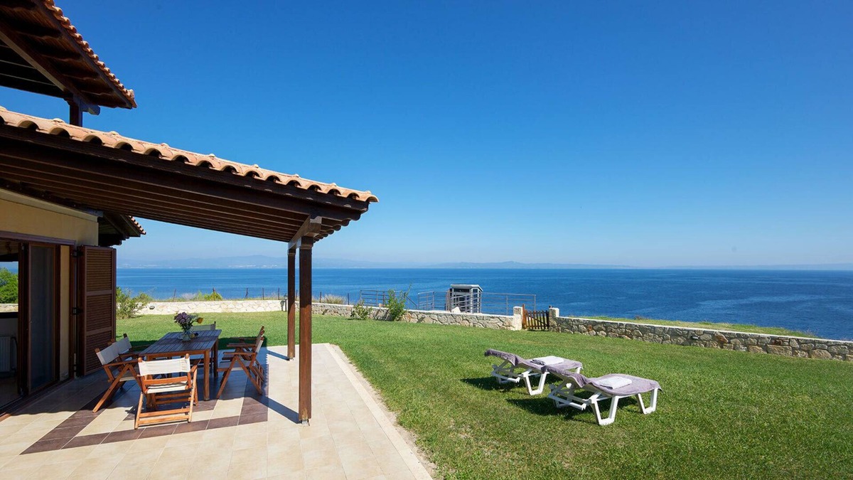 Afytos Villa | #FLH - Diamond Villa - Afitos Hidden Gems