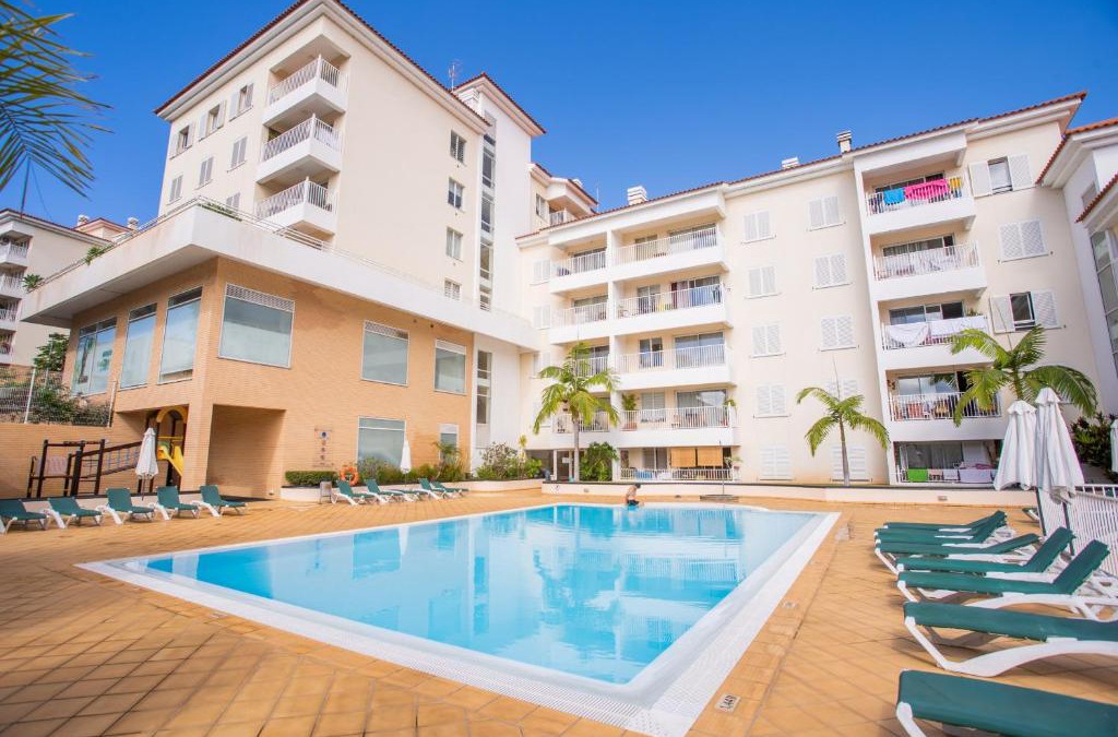 Santo Antonio Apartment | FLH Funchal Modern Apartment with Pool
