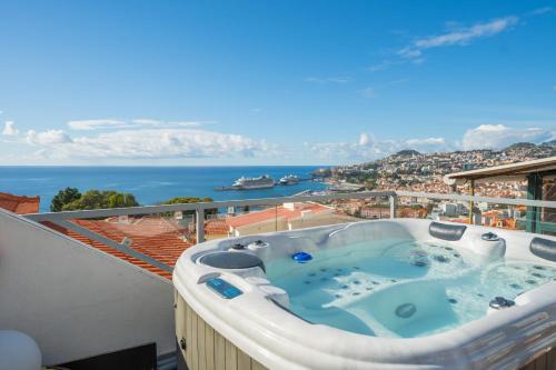 Santa Maria Maior House | FLH Funchal Sissi Lanço with View