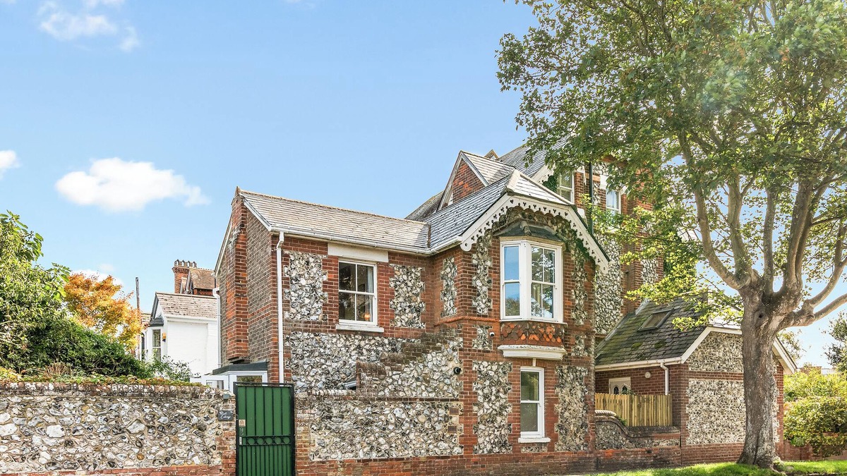 Littlehampton Cottage | Flint Cottage – 3 mins to beach
