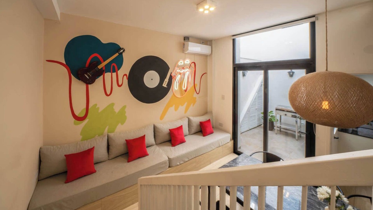 Villa Crespo Condo | Fliphaus + Serrano - 4 Bd Pool & BBQ Plaza Serrano