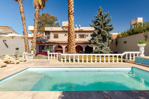 Godoy Cruz House | Fliphaus Wine Country - 9 Bd 22pax Pool Jacuzzi