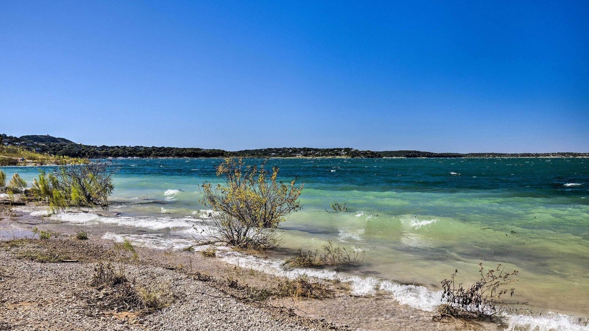 Canyon Lake Apartment | Flirty Flamingo' Studio: 1 Mi to Canyon Lake