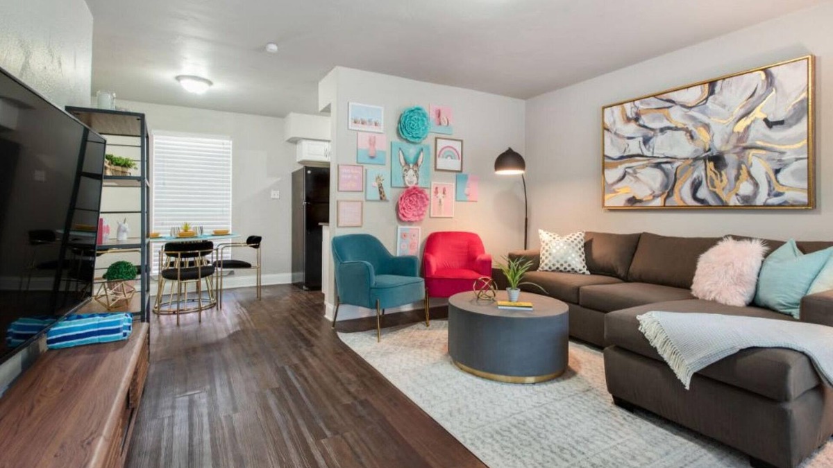 Austin Apartment | Flirty Flamingos l No Service Fees Poolside