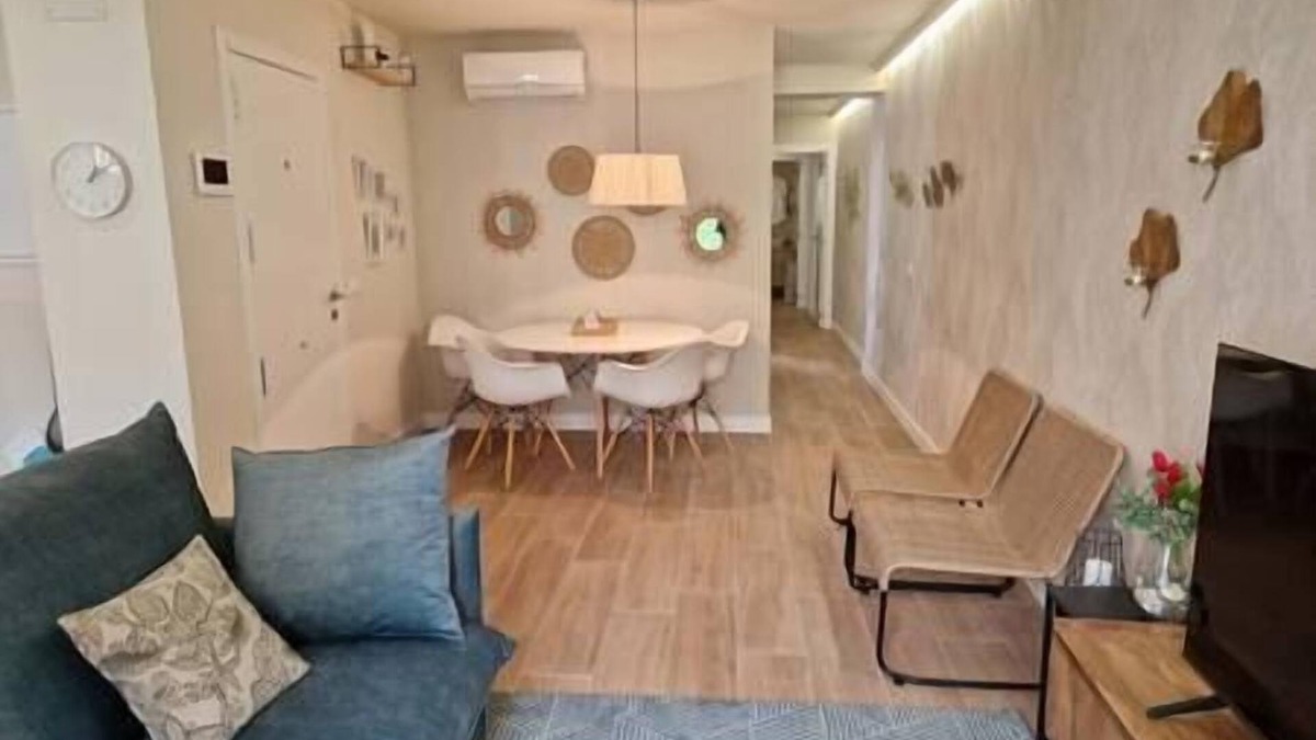 Capuchinos Apartment | Floor No. 2 - Oliva Apartments Gracia, Piso N°2 - Virgen de Gracia Apts