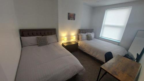 Harehills Apartment | Florence 4 Bedroom house, sleeps 14