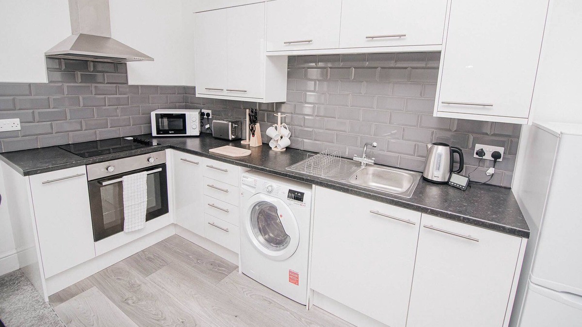 Doncaster Apartment | Florence Avenue - Newly refurbished 3 bed apartment 10 mins from Doncaster town centre & Amaz...