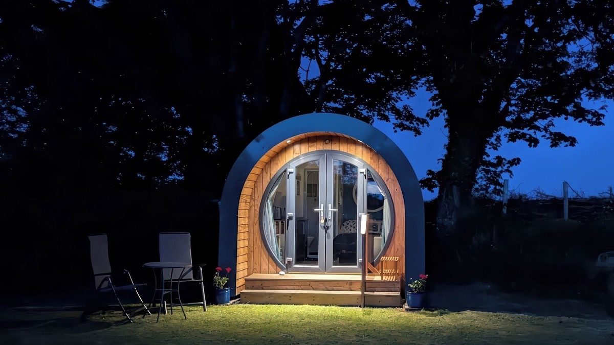 Merrion Cottage | FLORENCE POD, pet friendly, with a garden in Pembroke