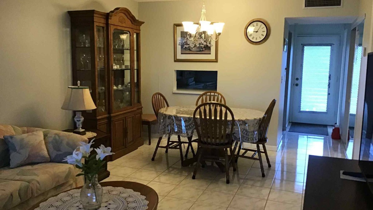 Lauderdale Lakes Apartment | FLORIDA Apartment with 3 Pools & Fitness Room