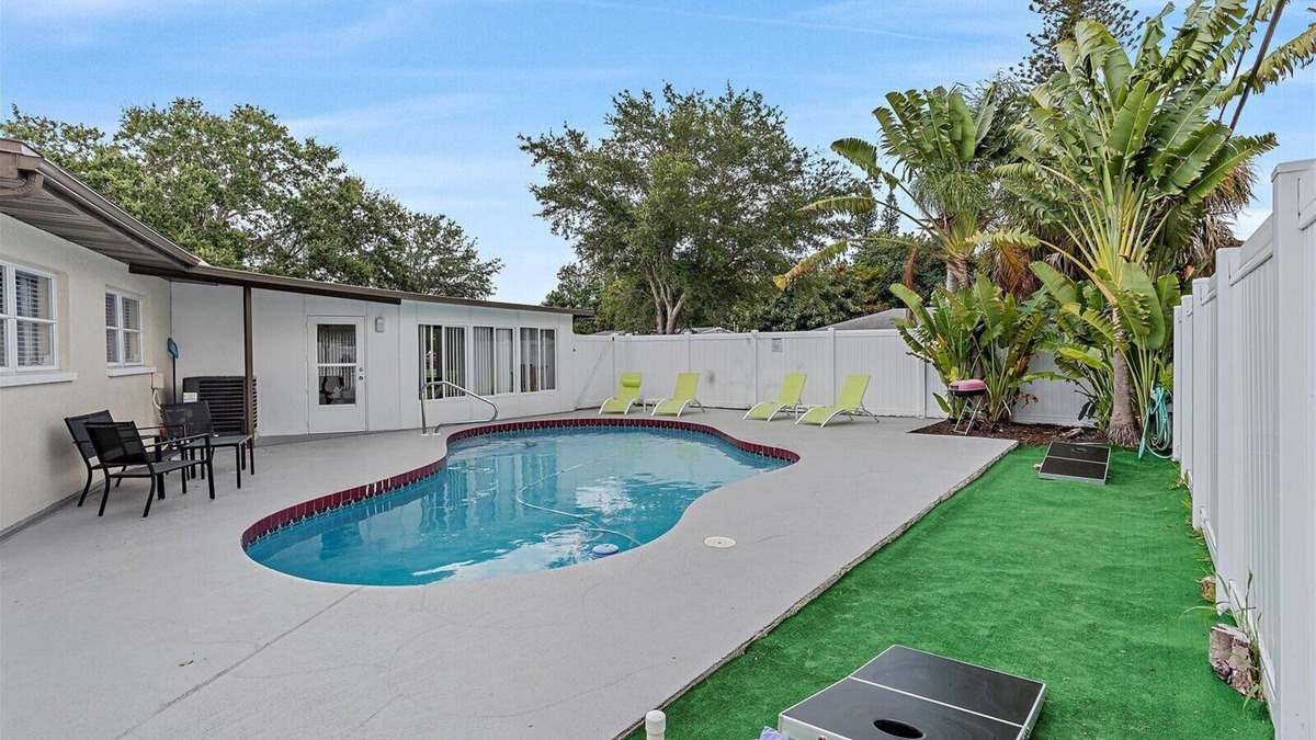 Bayshore Gardens House | Florida Living