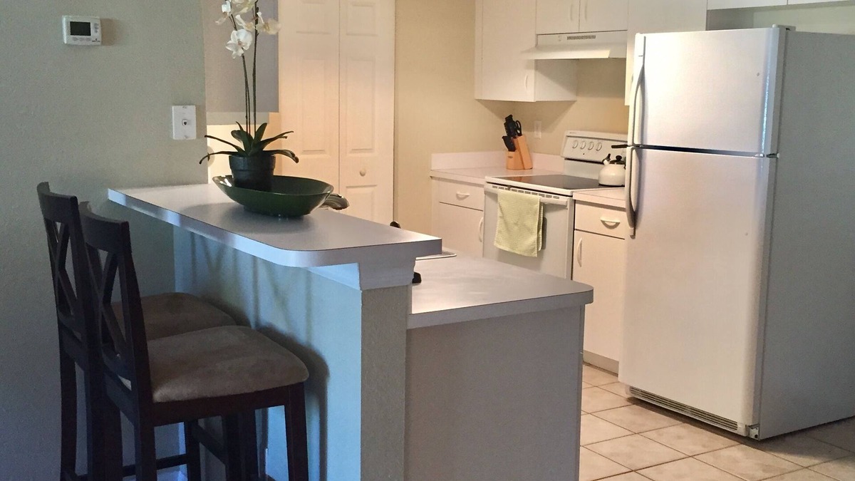 Bonita Springs Condo | Florida Oasis - Fresh Furnishings & Decor - Great Location