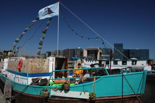 Nieuwmarkt en Lastage Boat Rental | FLOW