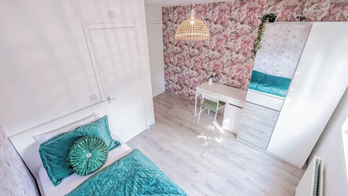 Great Houghton Apartment | Flower at Forest Home