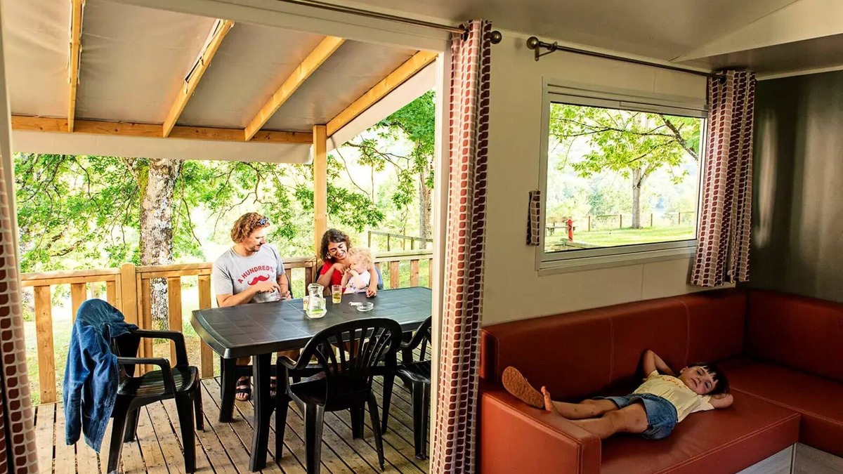 Lissac-sur-Couze House | Flower Camping du Lac du Causse * - Mobile home Comfort 29m2 (2bedrooms) + LV + TV + terrace semi-covered 6m2 6 people