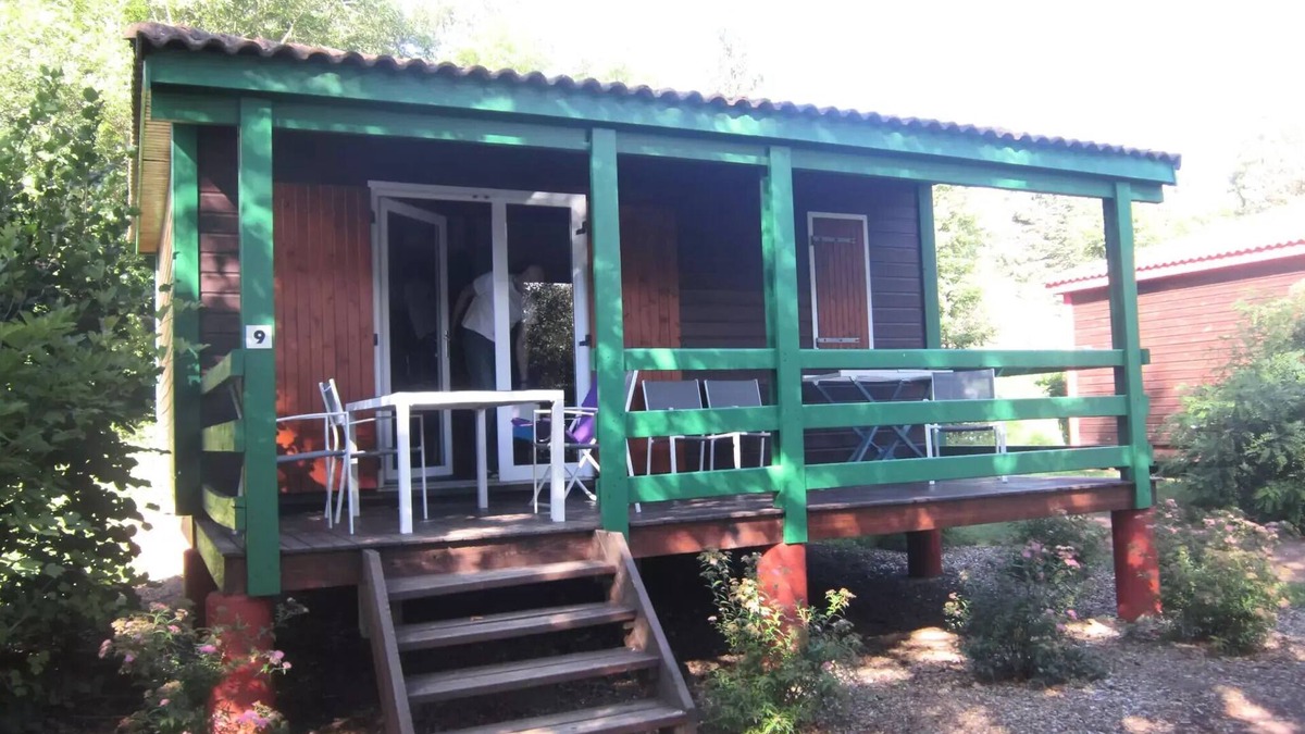 Saint-Paulien Ski Chalet | Flower Camping La Rochelambert * - Chalet Marina Comfort 30m2 - 2 bedrooms + covered terrace 15m2 6 people