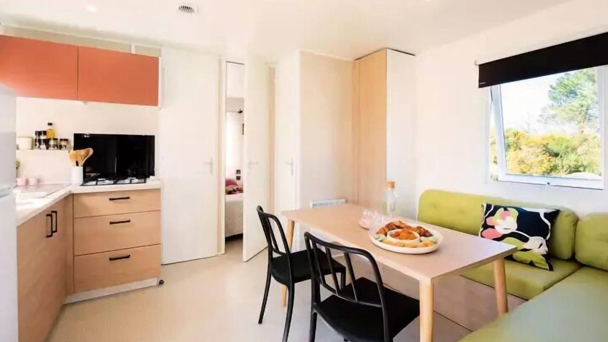 Castries House | Flower Camping le FONDESPIERRE * - Mobil-home Premium - 28m2 (3 bedrooms + air conditioning + TV + dishwasher+ sheets and towels) 6 people