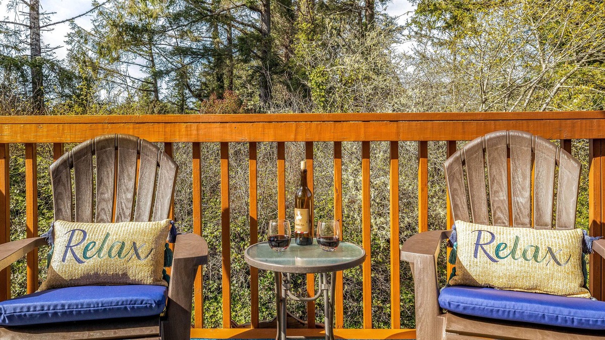 Grayland House | Fly Away to a Beachy Getaway at the Nest at North Cove
