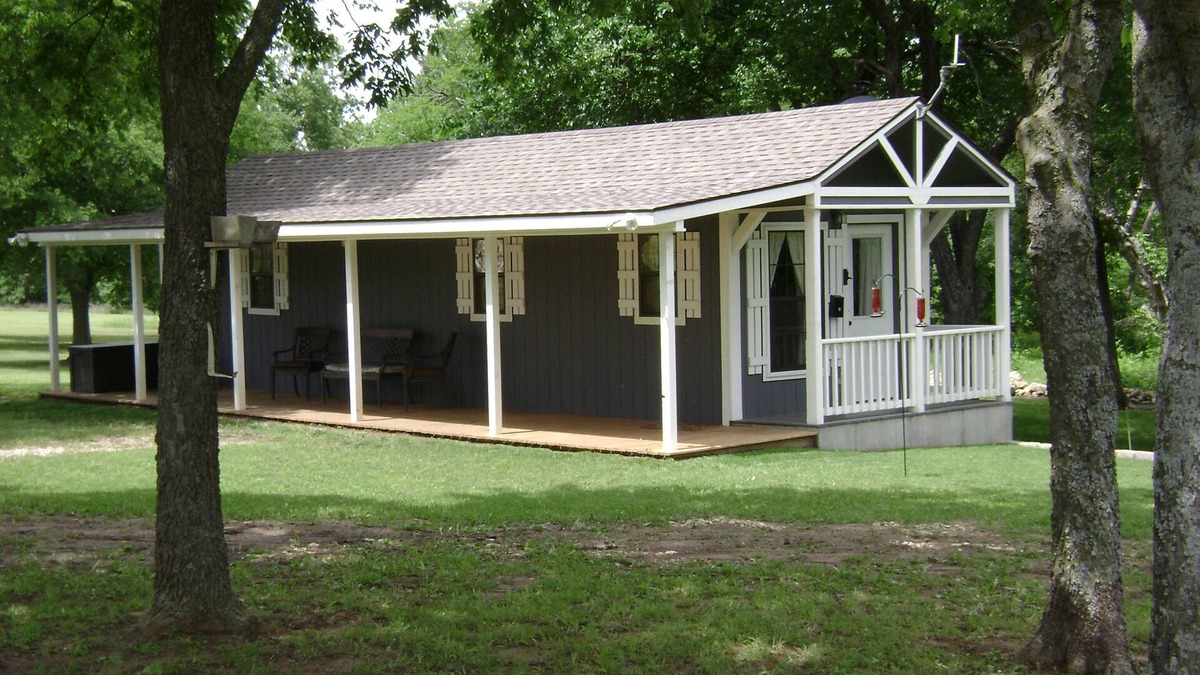 Sulphur Cabin | Flying Low Cabin