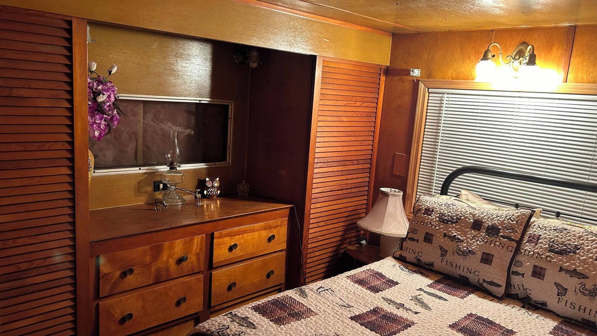 Frametown House | Fogarty on the Elk River kayaking, fishing or Elk River Rail Trail Frametown.